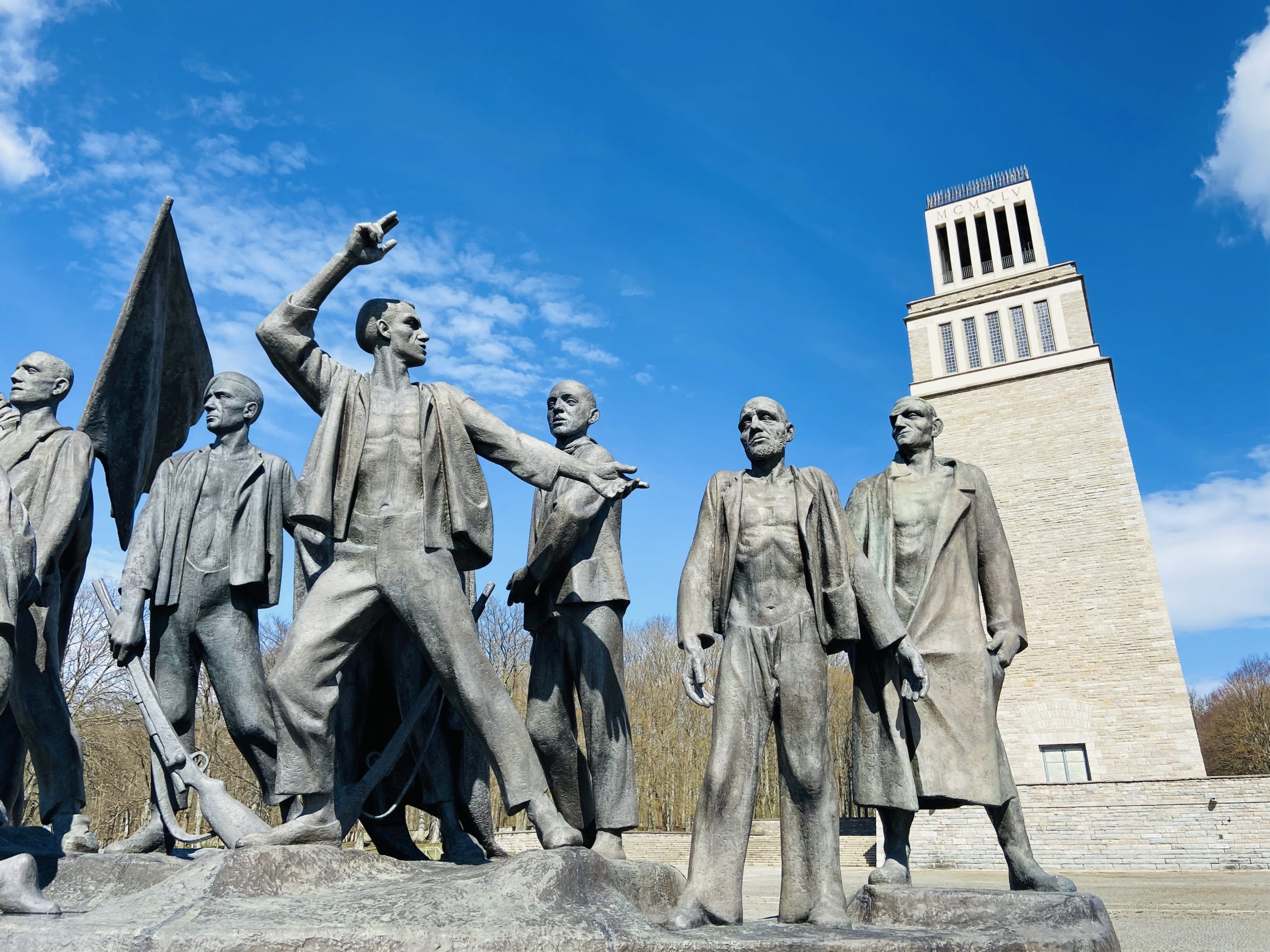 Äußere Figuren-Gruppe „Der Schwörende, der Rufende, der Zweifler und der Zyniker“ des Buchenwald-Denkmal von Fritz Cremer 